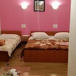 安吉拉别墅 招待所 3*