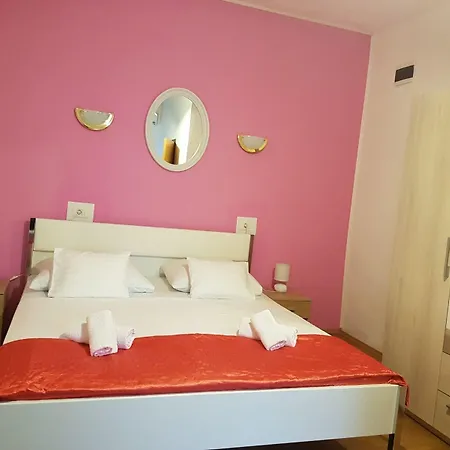 Angela Guest house 3*