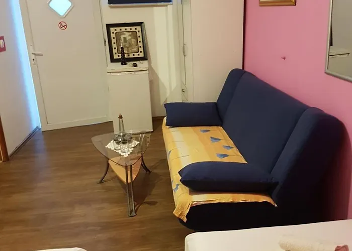 ゲストハウス Angela