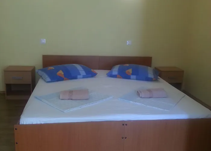 Angela 3* Σπλιτ