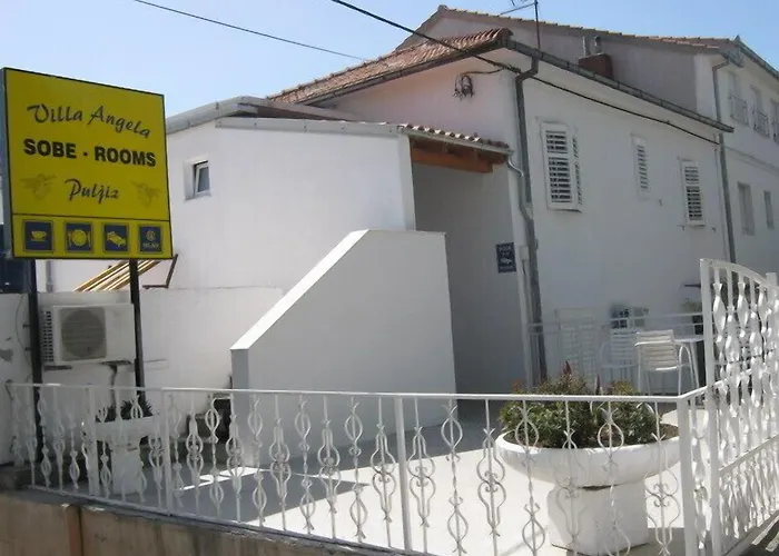 Πανσιόν Angela