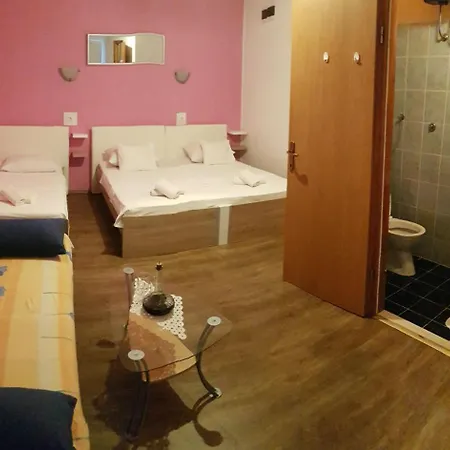 Konukevi Angela Split