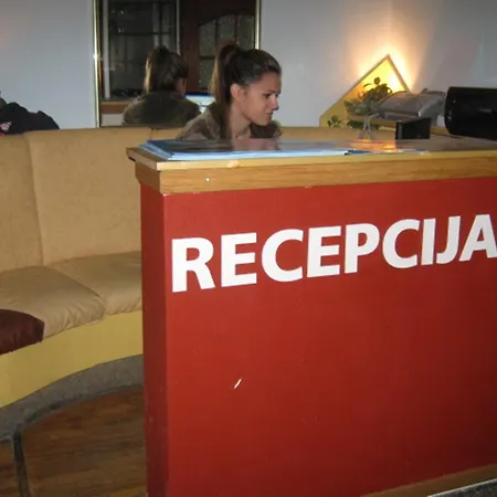 Pensión Angela 3*