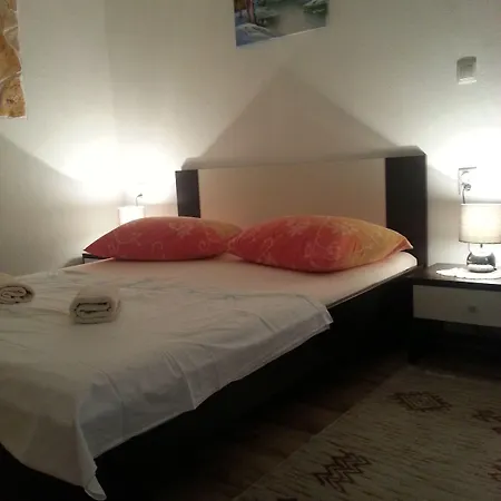 Konukevi Angela Split