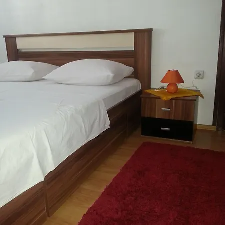 Konukevi Angela Split