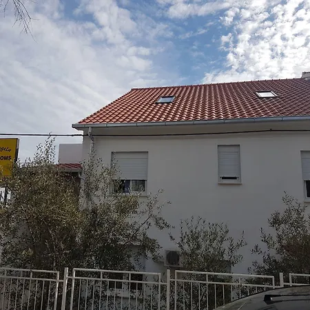 Konukevi Angela Split