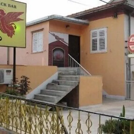 Angela Konukevi Split