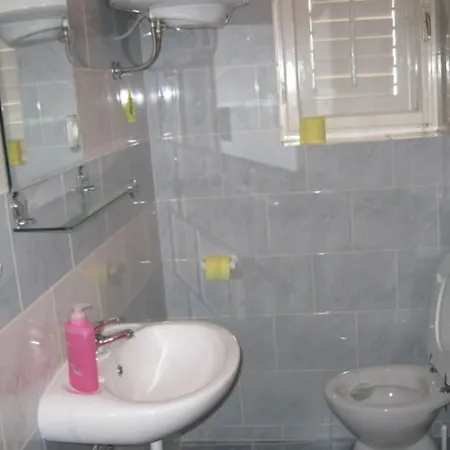 Angela Konukevi Split